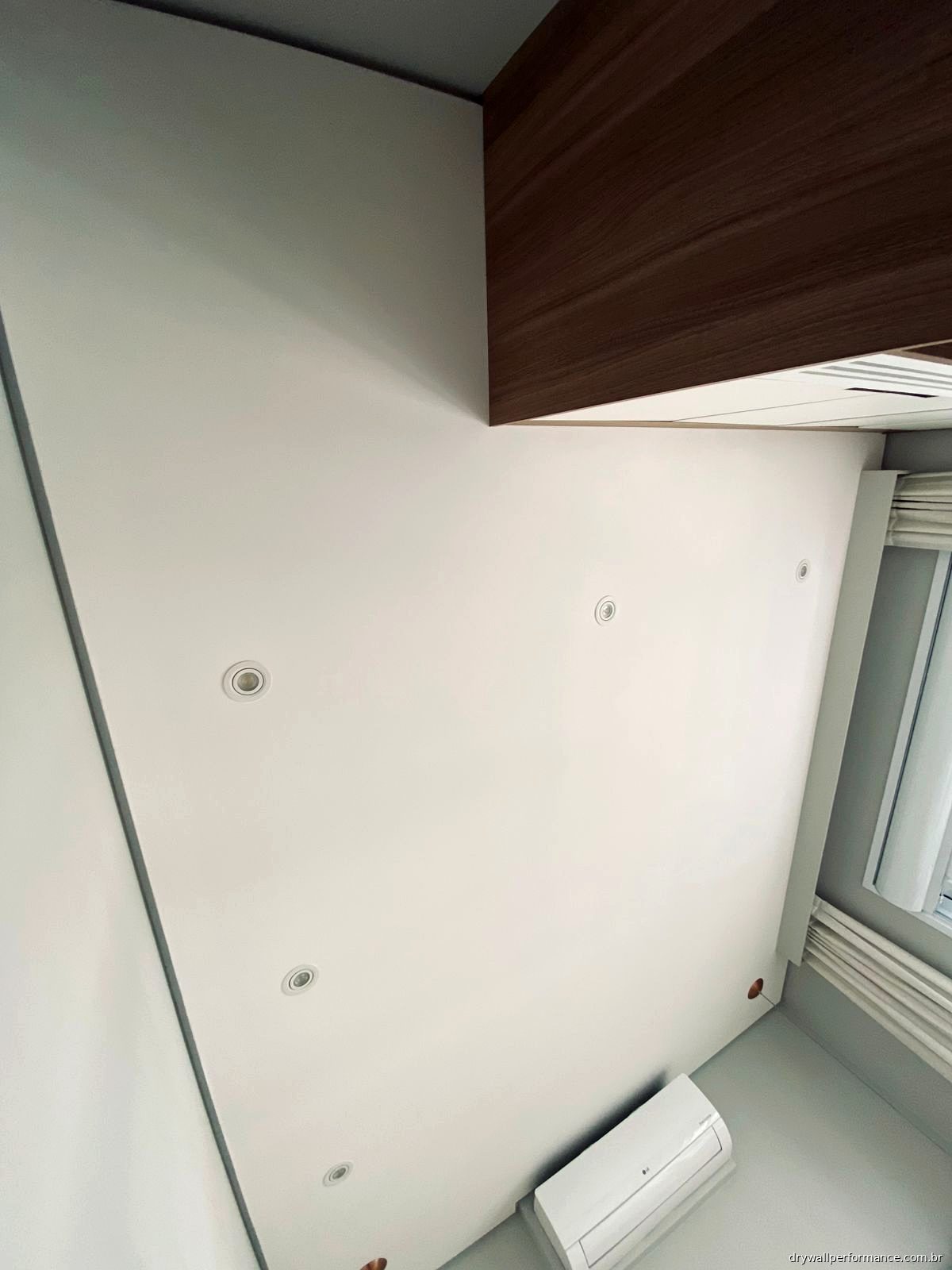 Forro drywall com spots embutidos